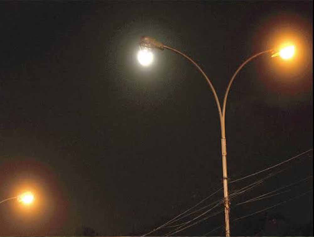 सुरक्षा को प्राथमिकता: विकास मार्ग पर स्ट्रीट लाइट लगाने का फैसला, पैदल और साइकिल चालकों को फायदा