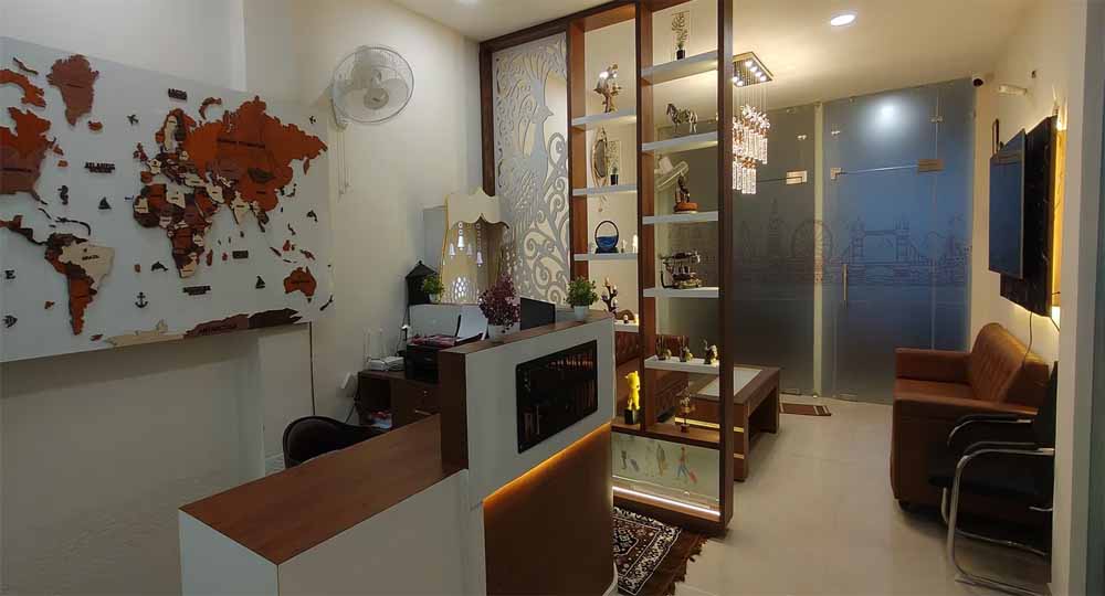 विदेश भेजने के नाम पर कारोबार! जालंधर में बिना लाइसेंस संचालित हो रहे 4 ऑफिस