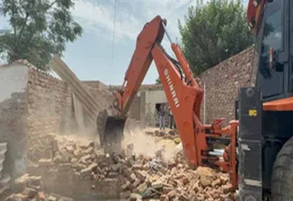 Punjab News: होशियारपुर में ड्रग तस्करी से जुड़ी अवैध संपत्ति ध्वस्त, आरोपी दंपती पर प्रशासन की कार