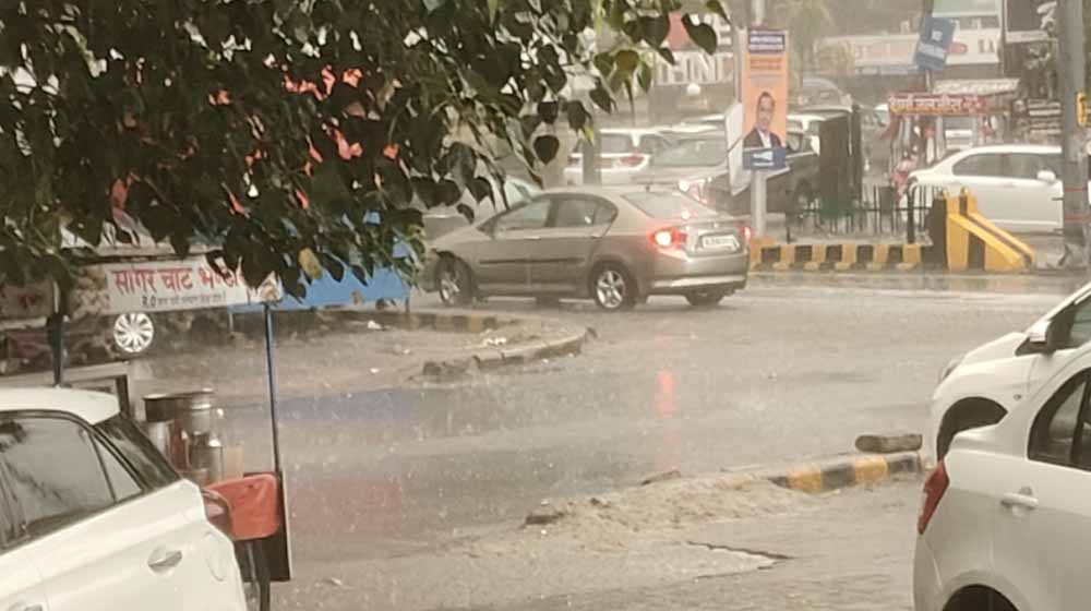 मौसम ने ली करवट, आंधी, बारिश और ओलों ने गर्मी का तोड़ा कहर