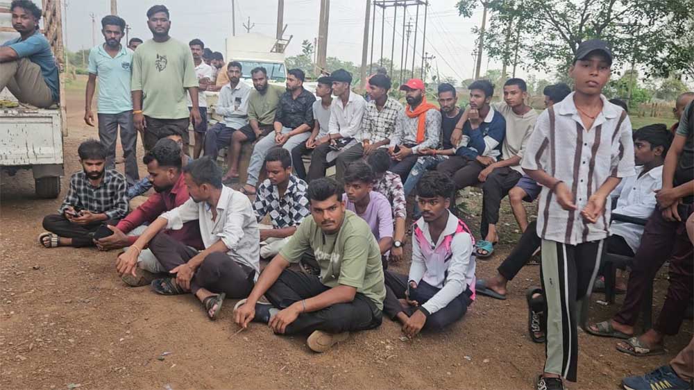 दो साल पुरानी शिकायत अनसुनी! झुके बिजली पोल ने ली किसान की जान