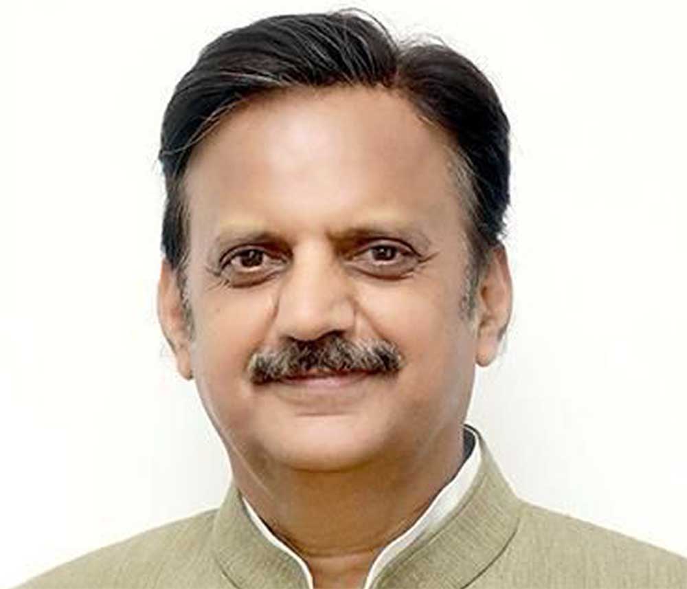 योग : स्वस्थ मानवता, संतुलित प्रकृति और सतत भविष्य का आधार- राजेन्द्र शुक्ल