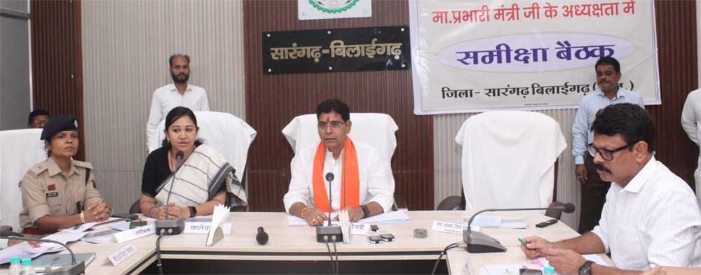 मंत्री  वर्मा ने की विकास कार्यों की समीक्षा