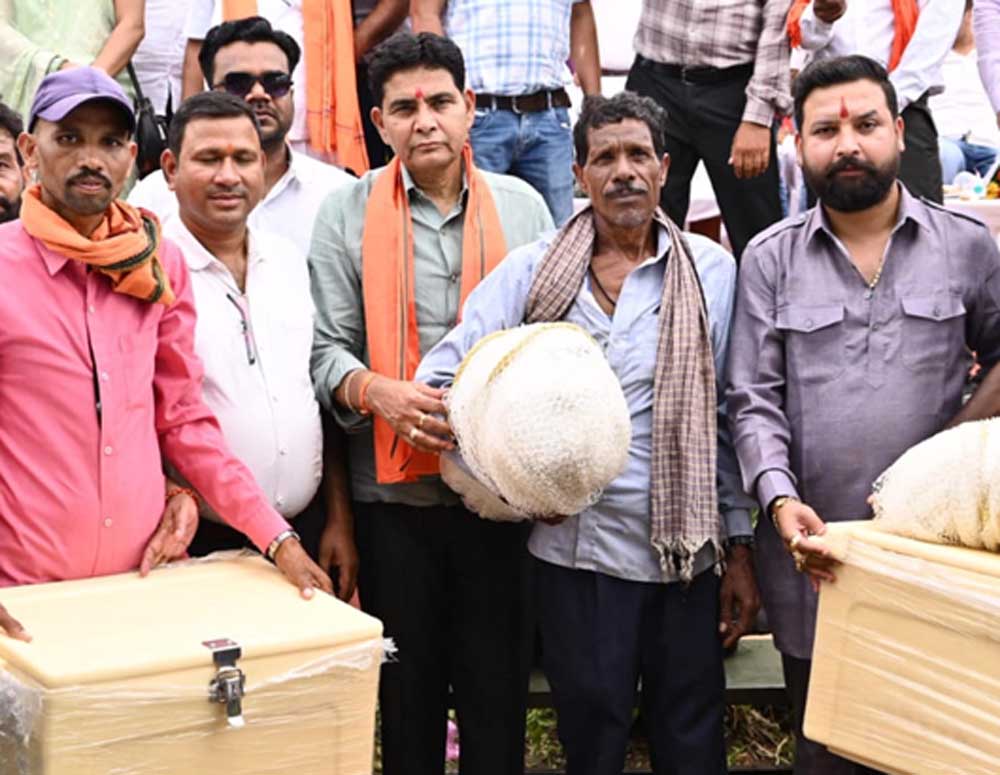 ​जरौद समाधान शिविर में मंत्री ने 106 हितग्राहियों को वितरित की विभिन्न सामग्रियां व चेक