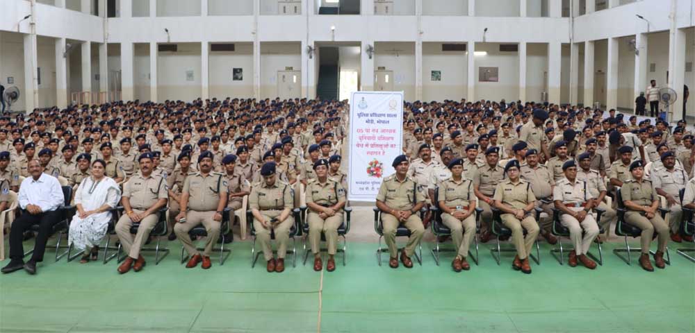 449 महिला एवं 123 पुरुष नव आरक्षक प्राप्त करेंगे आधुनिक पुलिसिंग, कानून, साइबर अपराध एवं जनसेवा आधा