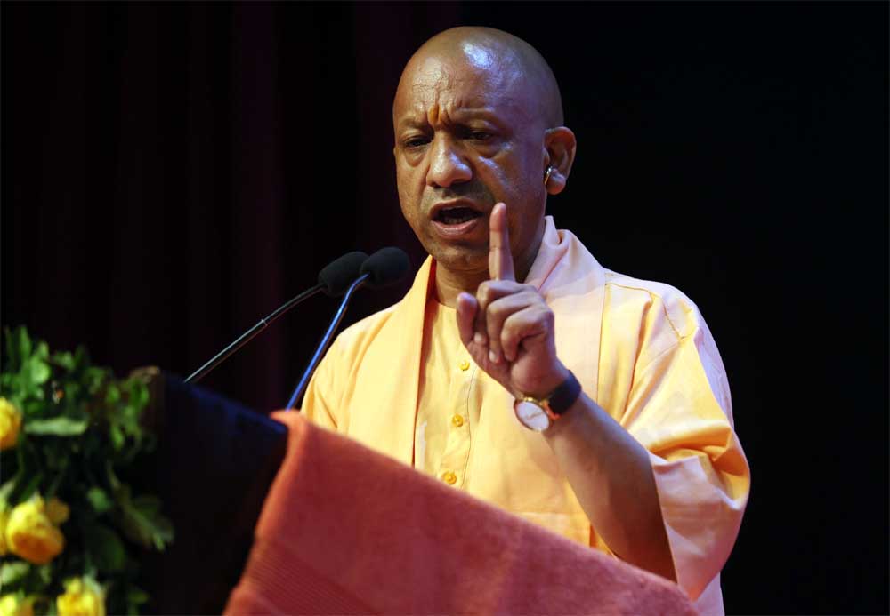 सीएम योगी की मंशा के अनुरूप उपस्थिति का तैयार होगा रोस्टर, आय- जाति- निवास प्रमाणपत्र व खतौनी आदि क