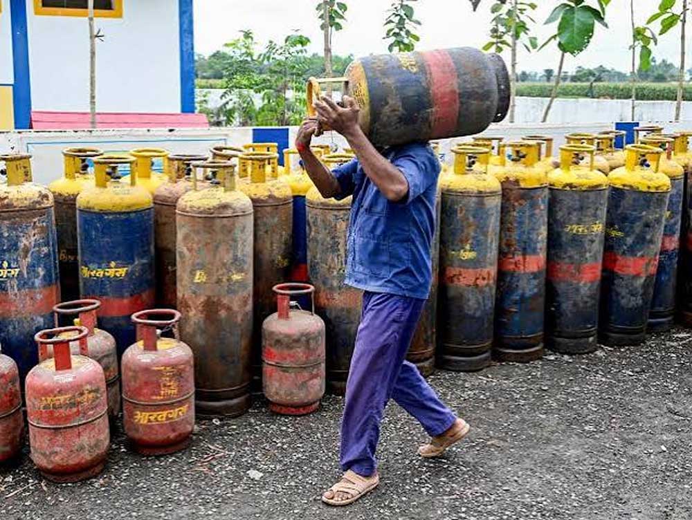 ध  व्यापारिक उपभोक्ताओं को राहत, गैर-घरेलू पैक्ड LPG पर लगी पाबंदियां समाप्त