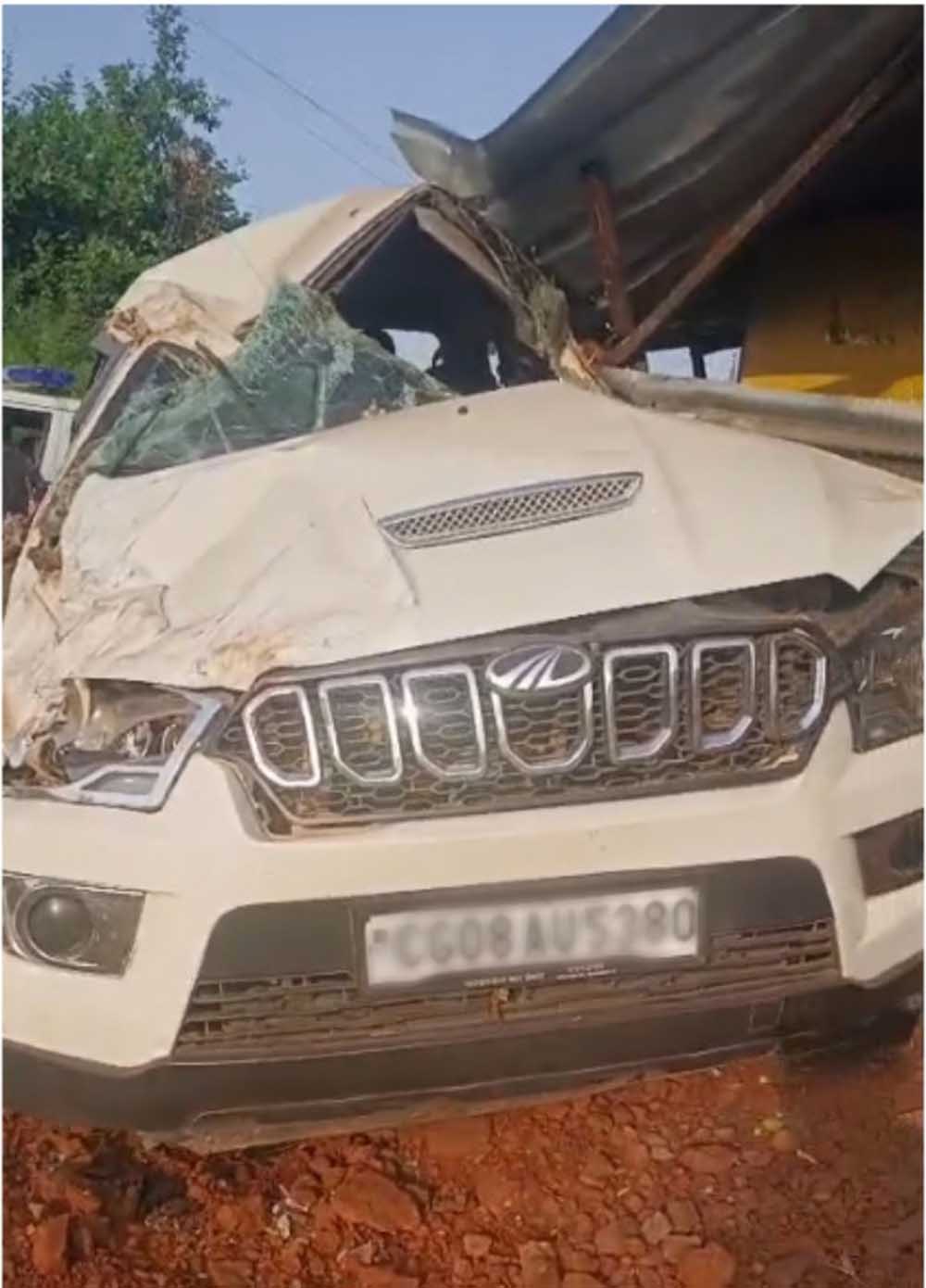 जबलपुर के डायल-112 हीरोज सड़क दुर्घटना में घायल 07 व्यक्तियों को त्वरित सहायता देकर पहुँचाया अस्पता