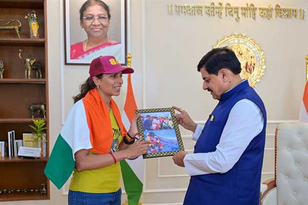 मुख्यमंत्री डॉ. यादव से मिलीं पर्वतारोही  अंजना यादव