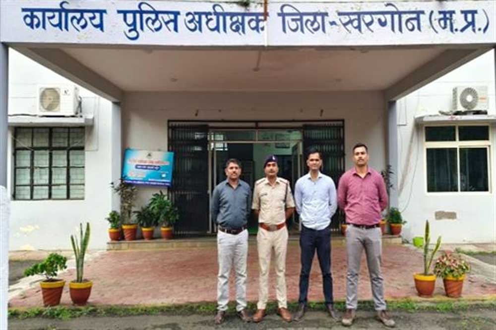 देवास एवं खरगोन में साइबर ठगी के 4 लाख 73 हजार रुपये से अधिक की राशि पीड़ितों को वापस लोटाई
