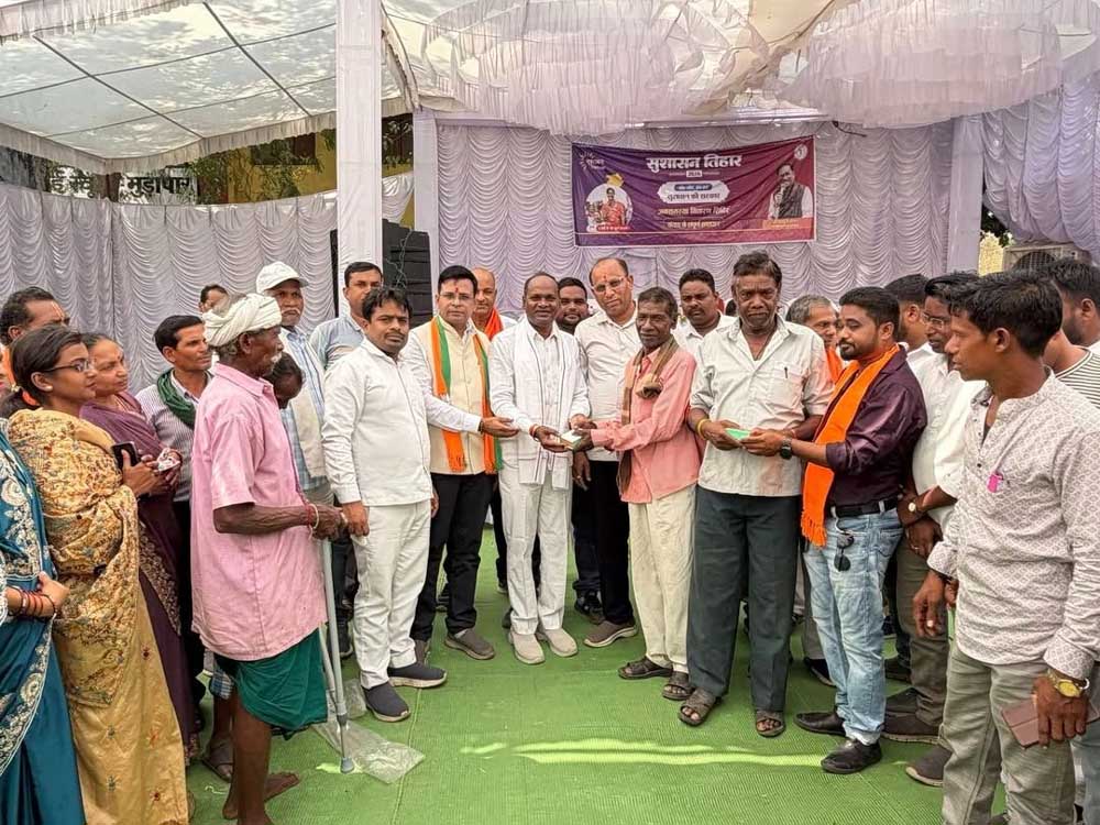 पाली के ग्राम पंचायत मुड़ापार में जनसमस्या निवारण शिविर का हुआ आयोजन 238 आवेदनों का हुआ त्वरित निराक
