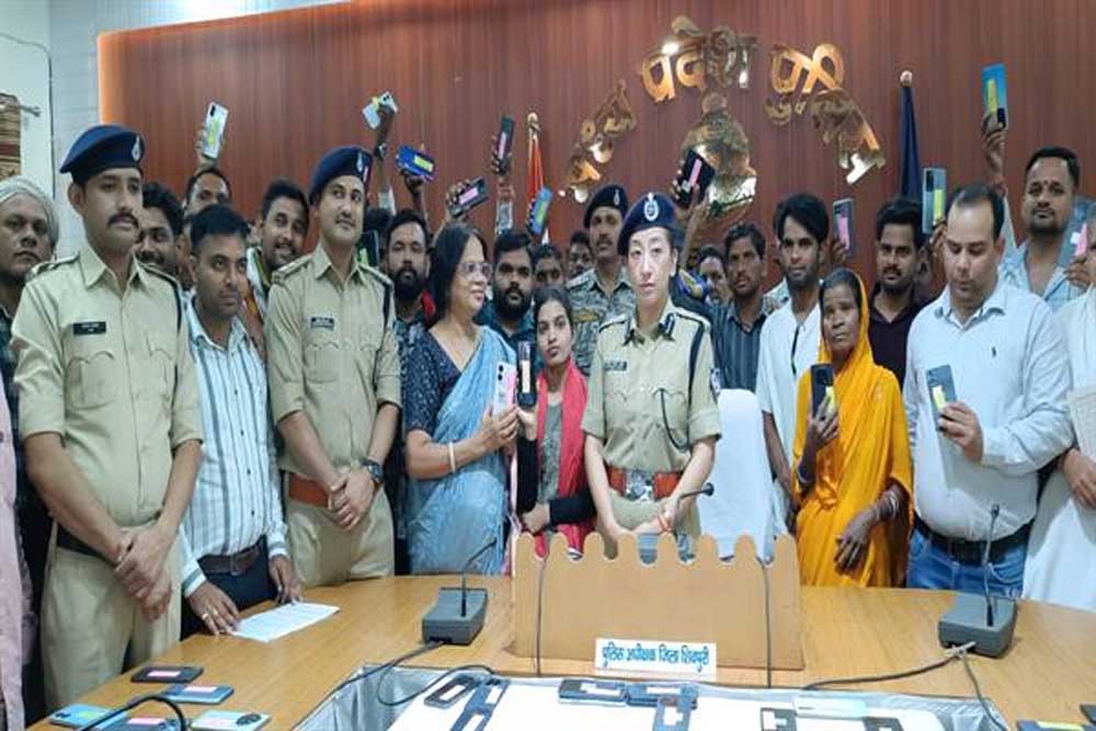 लगभग 2 करोड़ 18 लाख रुपये से अधिक की संपत्ति नागरिकों को लौटाई साइबर तकनीक एवं CEIR पोर्टल की मदद स