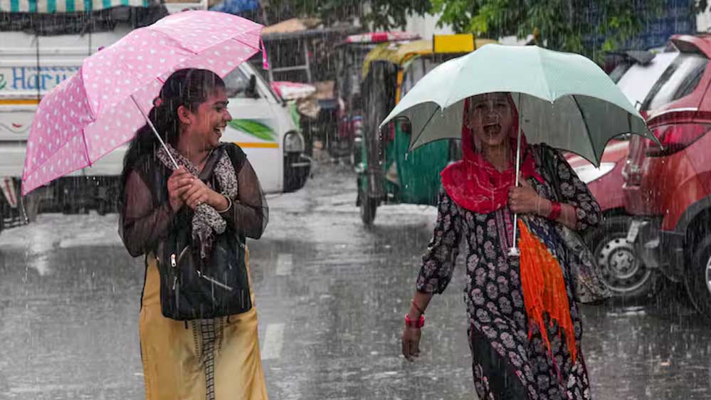 प्री-मानसून बारिश ने बदला मौसम का मिजाज, कुछ इलाकों में रिकॉर्ड बारिश, मौसम विभाग की चेतावनी बरकरार
