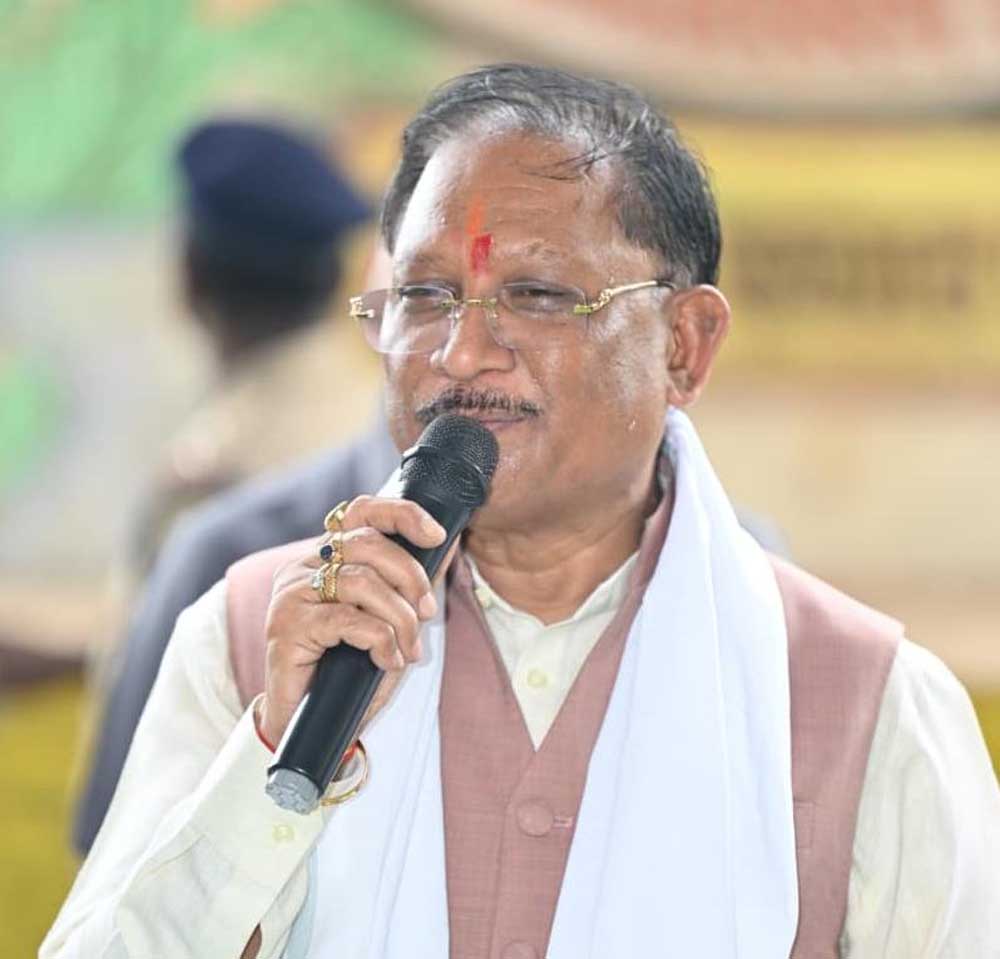 सुशासन तिहार के तहत सारंगढ़-बिलाईगढ़ जिले के ग्राम भीखमपुरा पहुंचे मुख्यमंत्री, ग्रामीणों से किया स
