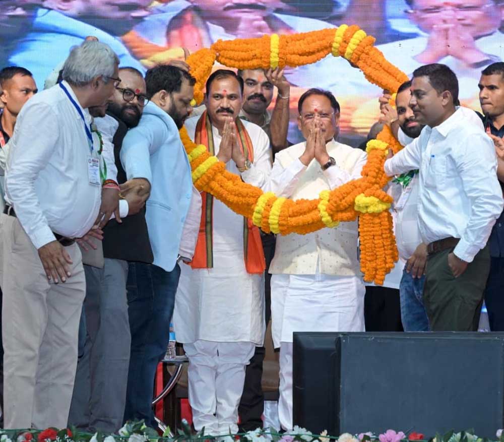एनएचएम कर्मचारी संघ के प्रदेश स्तरीय महासम्मेलन में शामिल हुए मुख्यमंत्री