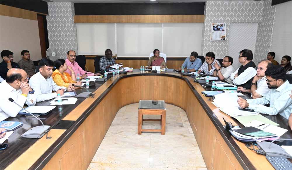 निर्माण और जन सुविधाएं विकसित करने के कार्यों को गति देने सक्रियता से करें मॉनिटरिंग - शंगीता आर