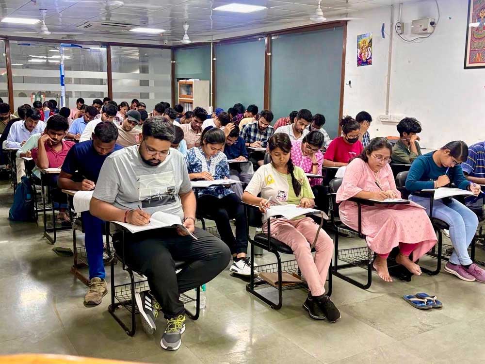 ट्राइबल यूथ हॉस्टल के 13 अभ्यर्थियों ने यूपीएससी प्रीलिम्स में हासिल की सफलता