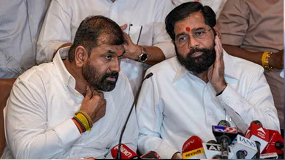महाराष्ट्र राजनीति में बड़ा उलटफेर, उद्धव गुट छोड़ने वाले नेता को मिला MLC का प्रमोशन