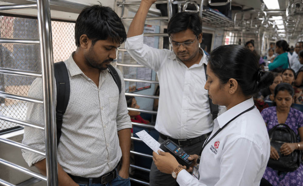 रेलवे का सख्त नियम, महिला कोच में यात्रा करने वाले पुरुषों पर ₹2500 का जुर्माना
