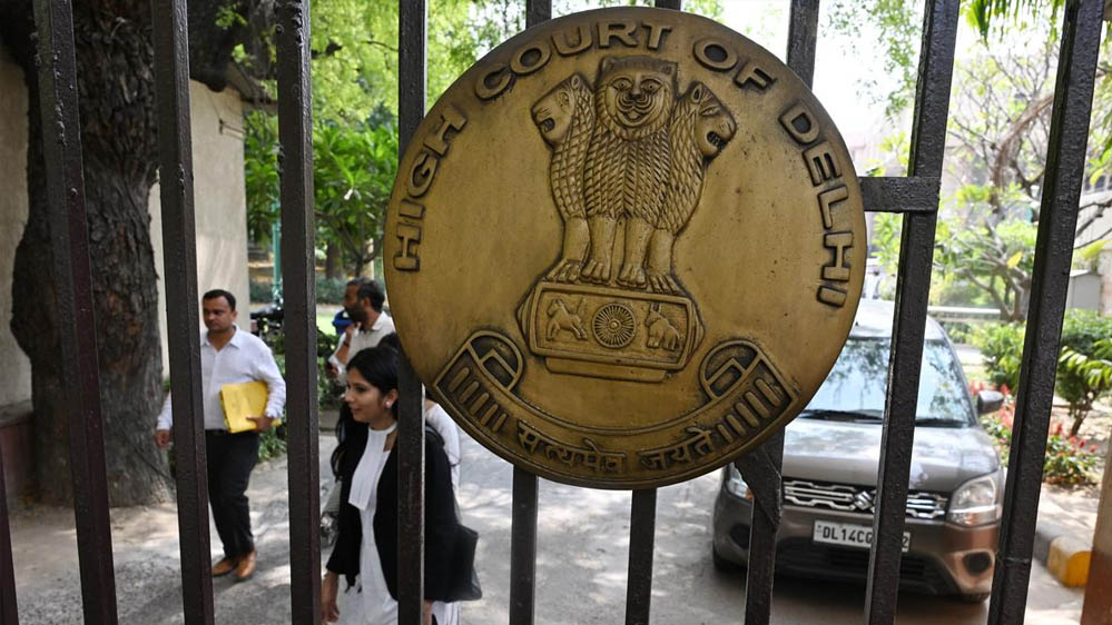 पति ने तलाक के साथ भेजीं पत्नी की प्राइवेट तस्वीरें, हाई कोर्ट की टिप्पणी से छिड़ी बहस