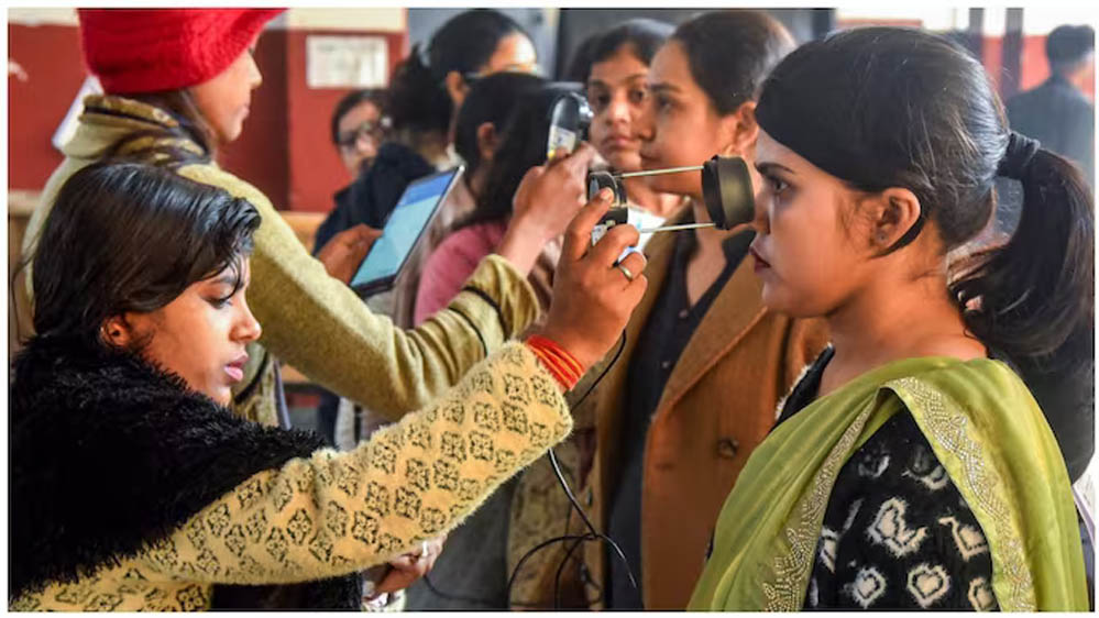 UPTET 2026: AI निगरानी में पहले दिन की परीक्षा शांतिपूर्वक संपन्न, सुरक्षा व्यवस्था रही चाक-चौबंद