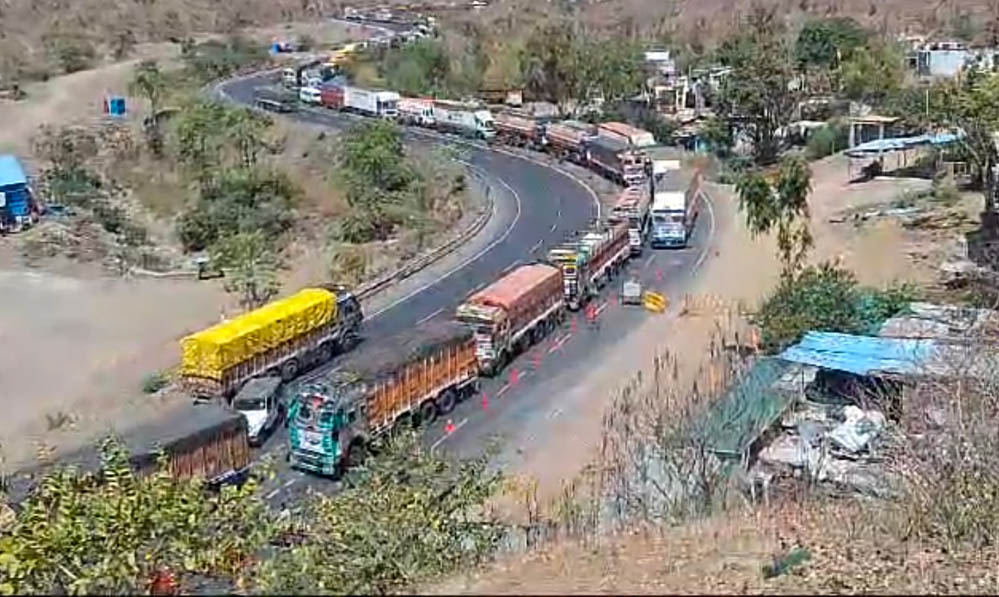 Agra-Mumbai Highway पर लंबा जाम, भैरूघाट के अजनार ब्रिज की मरम्मत बनी यात्रियों की परेशानी