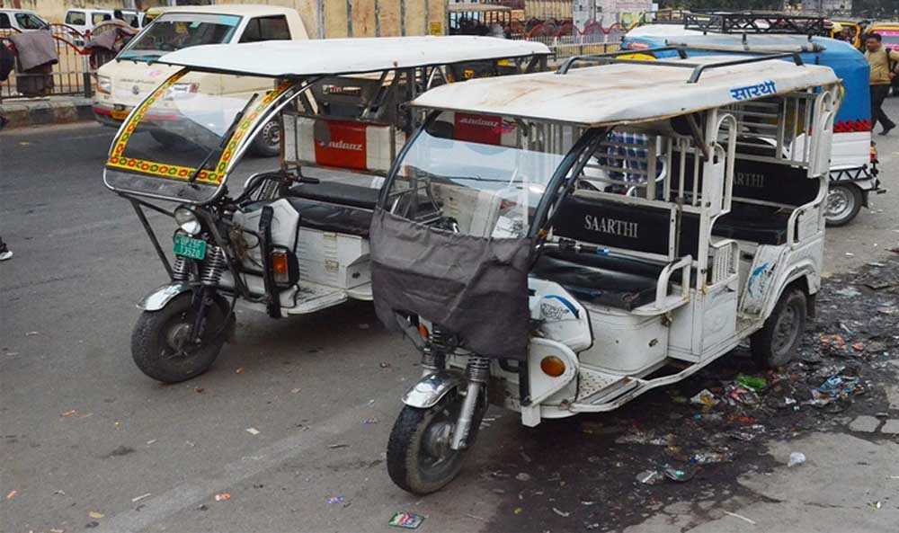 सिरफिरों की हरकत से ई-रिक्शा हो रहे हैक, पुलिस भी जांच में जुटी