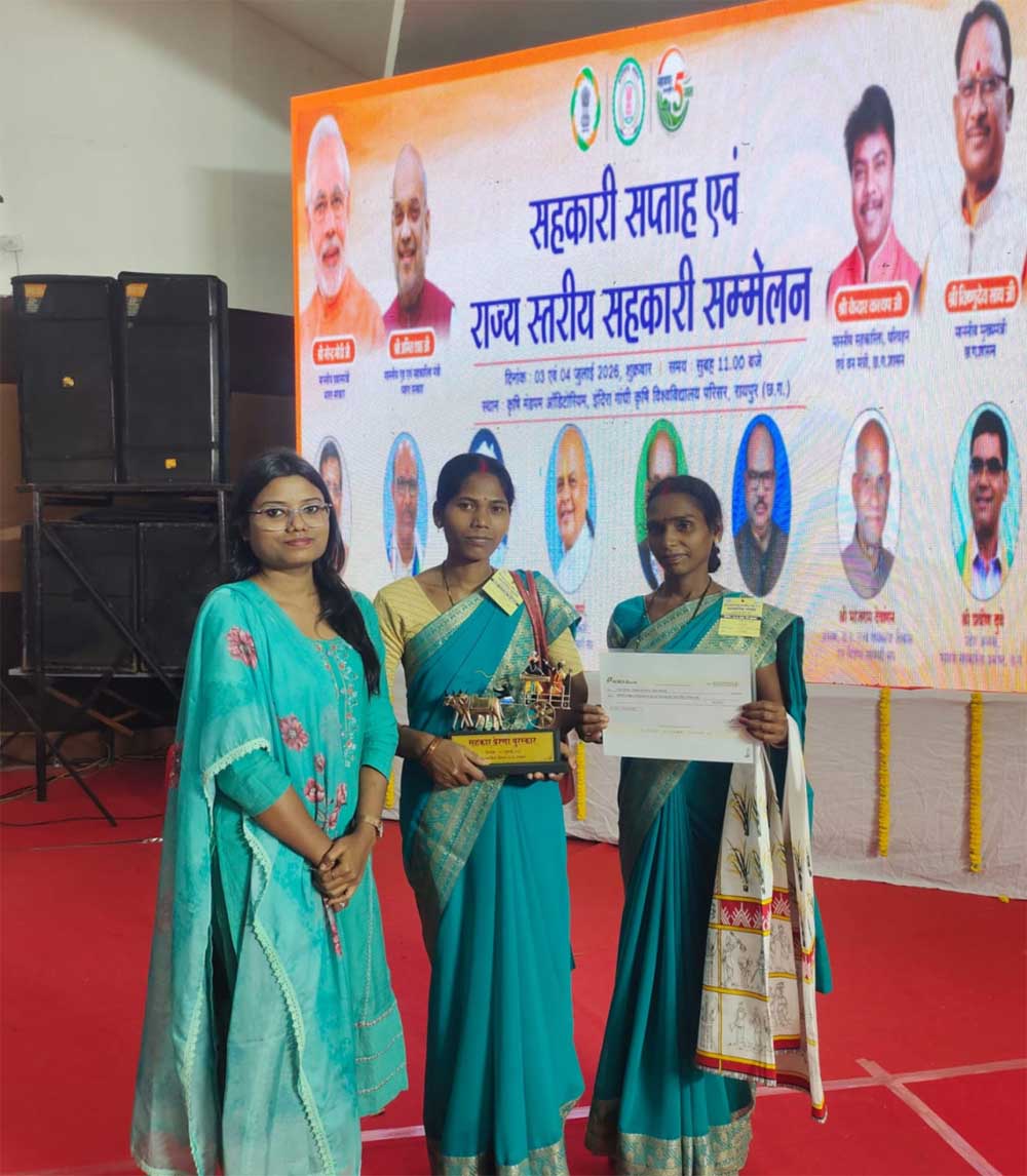 मुख्यमंत्री  विष्णुदेव साय ने जशपुर के वन धन विकास केंद्र पंचक्की की महिला स्व-सहायता समूह को किया 