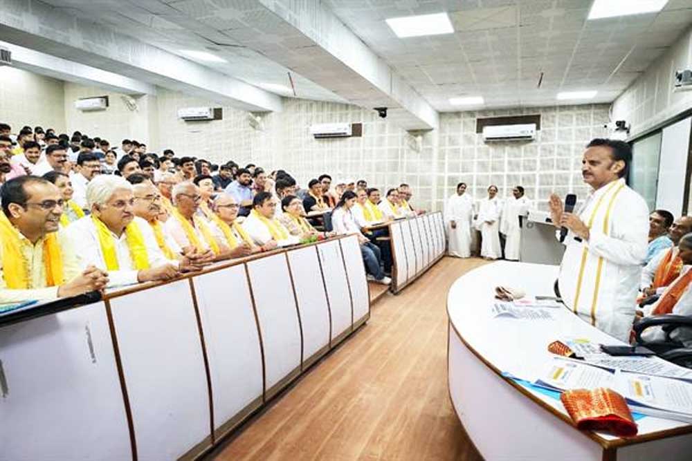 राष्ट्रीय चिकित्सक दिवस पर चिकित्सकों का किया सम्मान