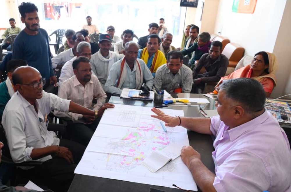 ग्राम पंचायत परसोंडी, लखनपुर में ग्रामीणों से आत्मीय संवाद, जनसेवा और विकास के संकल्प को दोहराया